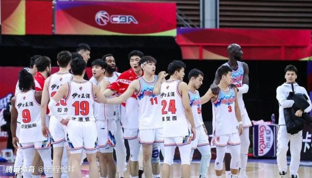 乱h野外高潮小树林教练动态图